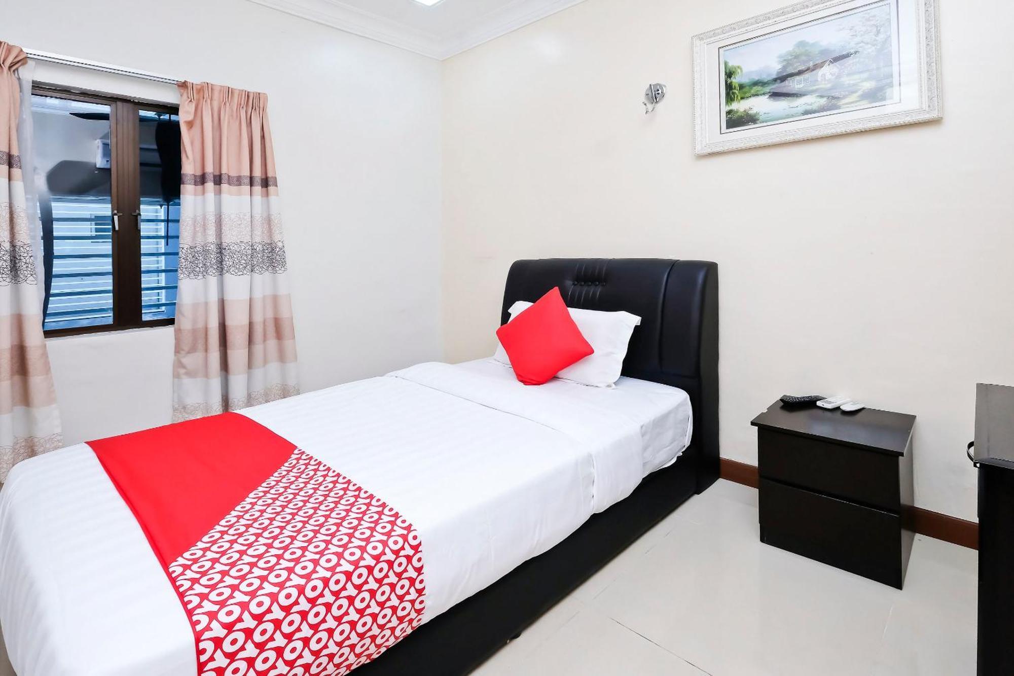 Oyo 714 Arina Hotel Bangi Eksteriør bilde
